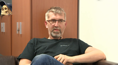 Súdny lekár Peter Kováč: Na kontakt so smrťou si zvyknete. Sú ale veci, ktoré vedia vykoľajiť