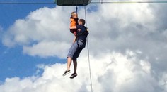 Dráma na lanovke. Ľudia zostali hodiny uväznení vysoko nad zemou