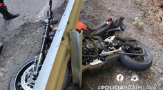 Nezvládol ostrú zákrutu. Motorkár (†29) zraneniam na mieste podľahol