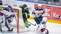 Extraliga: Slovan na kolenách aj štvrtýkrát v rade, lídra tabuľky na domácom ľade prevalcovali