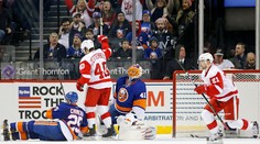 Daňo a Tatar asistovali, Budaj a Halák s prehrami