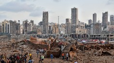 Libanonský prezident Aún: Jednou z hypotéz je aj zásah zvonku raketou či bombou