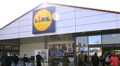 Reťazce varujú, že pred obchodmi budú rady. Vládu kritizujú, že s nimi nekomunikuje