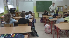 Učiteľom došla trpezlivosť s rodičmi, ktorí neustále píšu svojim deťom ospravedlnenky. Štát chystá pre nich prísne pravidlá