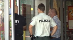 Panika v potravinách v Michalovciach. Ľuďom slzili oči a začali kašľať