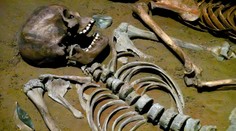 Nenápadné slovenské mesto ukrýva záhadu starú 7-tisíc rokov. Bezhlavé telá zaujali aj prestížny časopis