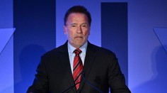 Arnold Schwarzenegger podstúpil vážny chirurgický zákrok. Stáva sa zo mňa stroj, odkázal fanúšikom