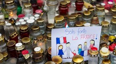 Parížsky archív uchová kresby a odkazy, ktoré ľudia priniesli na miesta útokov