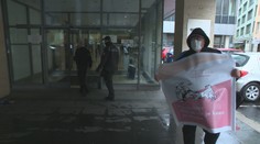 Zákaz zhromažďovania ich neodradil. Odborári prišli protestovať po skupinkách