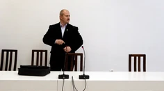 Kotleba sa opäť pre finančné dary postaví pred súd