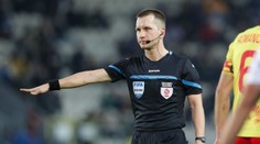 Ako násťoční chuligáni: Rozhodcovia Ligy majstrov spoznali trest za opité vyčíňanie na ulici