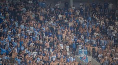 VIDEO: Časť fanúšikov Slovana pískala počas minúty ticha za zosnulú kráľovnú pred zápasom EKL