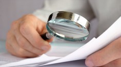 Objednal si prístroj na zväčšenie penisu, prišla mu lupa