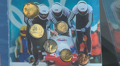 Unikátna zbierka olympijských legiend na minciach: Zberateľ odhalil, ako získal podpisy stoviek športovcov