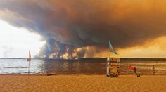 FOTO: Požiare naberajú na sile. Pri Madride plamene nevedia dostať pod kontrolu, vo Francúzsku evakuovali 110-tisíc ľudí