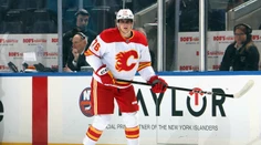 VIDEO: Pospíšil bodom v prestrelke naštartoval Calgary. Nemec s Jersey živí nádej na play off