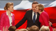 Prvé kolo prezidentských volieb v Poľsku: Duda prekvapil Komorowského