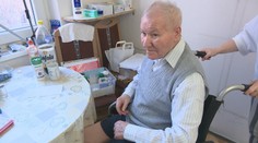 Dôchodca podpísal darovaciu zmluvu na byt údajne pod vplyvom liekov. Obviňuje opatrovateľku