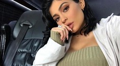 Toto sa nerobí. Mladá Jennerka posielala pikantné správy sestrinmu priateľovi