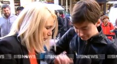 Prvý človek, ktorý si kúpil nový iPhone 6. Čakal niekoľko dní a potom ...