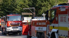 Poplach na žilinskom sídlisku. Hasiči tam zasahujú pri náleze nebezpečnej látky