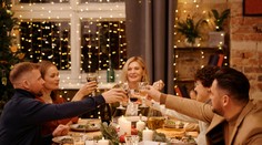 WHO varuje pred vianočným popíjaním. Odborníci odhalili, koľko alkoholu je ešte „v norme“