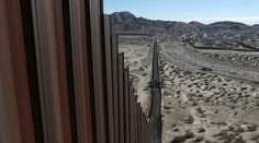 Múr s Mexikom bude stáť skôr, ako Trump skončí vo funkcii