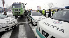 OSTRÝ ŠTRAJK: Kamionisti opäť zablokujú cesty. Vraj ich "ťahajú za nos"