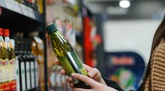 Cena obľúbenej kuchynskej prísady stúpa. Na vine je zlá úroda, očakávajú ju aj do budúcna