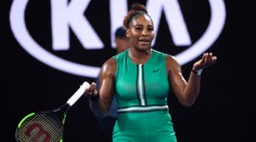 Serena Williamsová vyradila Halepovú. Rumunka príde o post svetovej jednotky