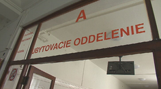 Internát nedostali, nájmy ich zruinujú. Teraz bojujú o strechu nad hlavou