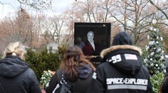 Znepokojivý pohľad na hrob Karla Gotta: Niekto ho vykradol