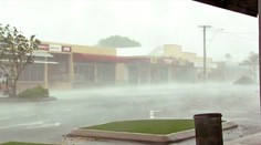 Pobrežie austrálskeho Queenslandu zasiahol silný cyklón Debbie