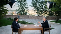 Orbán v rozhovore s Carlsonom: Trump môže zachrániť Západ, ba aj celé ľudstvo