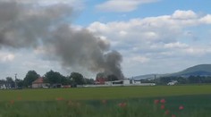 Oheň pohltil za pár minút garáž aj dom neďaleko Topoľčian. Obyvatelia počuli výbuch, popálený muž skončil v nemocnici