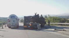 Kuriózna nehoda na diaľnici: Vojakom pri Olomouci spadol z návesu tank