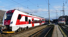 ZSSK počas sviatkov posilnila spoje. Najvyťaženejšie vlaky sú už takmer vypredané