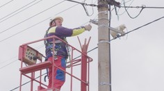 Stredoslovenská distribučná čelí trestnému oznámeniu. Firme, ktorej odstrihla káble, dal právnik za pravdu