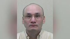 FOTO: Doktor sa zamaskoval tak, že ho nespoznala vlastná mama. Jej mužovi vpichol miesto vakcíny jed