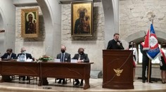 Poľskí hygienici vytiahli v boji proti COVID-u nečakanú zbraň. Dvojdňové modlitby