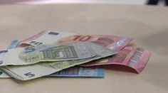 Štrnásteho dôchodku sa seniori dočkajú v decembri, tie zahraničné musia nahlásiť do dvoch týždňov