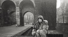 Zomrela francúzska šansonierka a módna ikona Francoise Hardyová (†80)