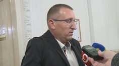 Jeden deň ho odsúdili na 25 rokov, na druhý zmizol. Polícia pátra po vrahovi z Revúcej