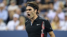 Federer otočil z 0:2, odvrátil dva mečbaly a postúpil do semifinále