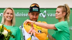 Okolo Švajčiarska: Sagan opäť na pódiu a udržal žltý dres, v 5. etape ho zdolal iba Viviani