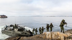 „Vo Švédsku už nie je mier,“ znie v krajine. Štokholm a Aliancia vyzbrojujú „jazero NATO“