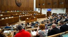 Poslancov, ktorých si zvolíme o dva mesiace, čaká voľba generálneho prokurátora