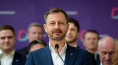 Viacerým stranám prieskumy naznačujú neúspech vo voľbách, odstúpenie však nepripúšťajú