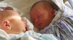 V Poprade sa narodili silvestrovské dvojčatá. Otec mamke dohováral, nech ešte pár hodín vydrží