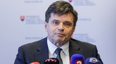 Plavčan sa zatiaľ na zvyšovaní platov učiteľov so ZMOS nedohodol